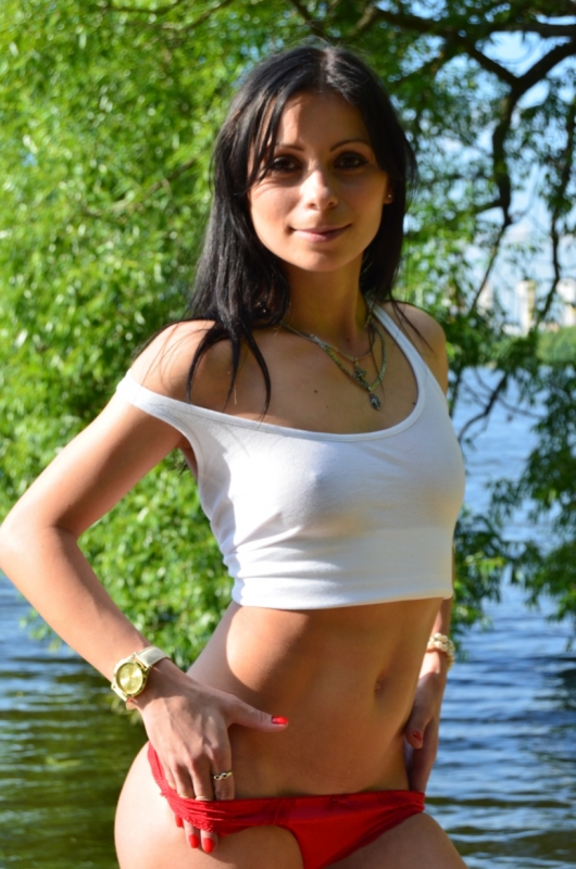 Фатима, 22